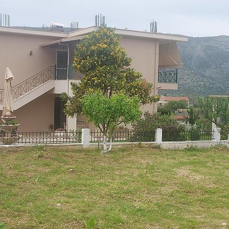 Διαμέρισμα Μεντησ Igoumenítsa Eksteriør bilde