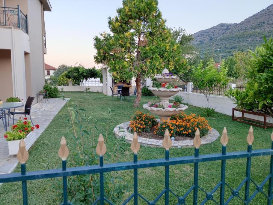 Διαμέρισμα Μεντησ Igoumenítsa Eksteriør bilde