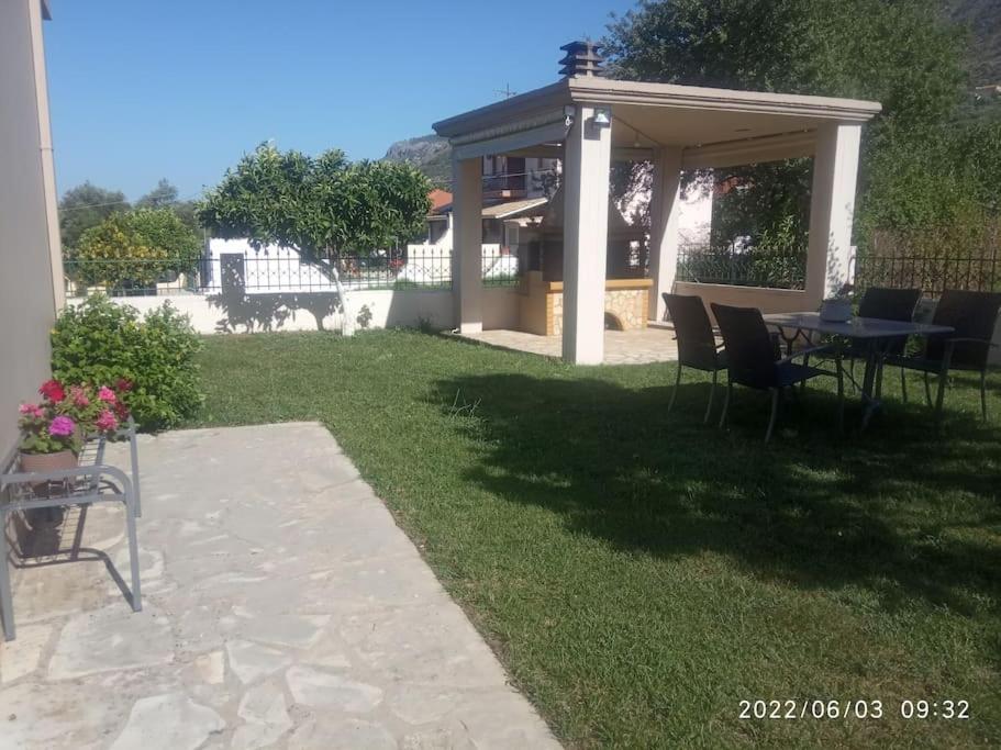 Διαμέρισμα Μεντησ Igoumenítsa Eksteriør bilde